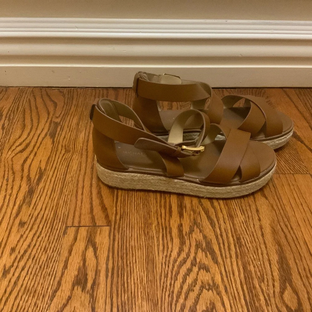 Shoes - Picture 7 of 9